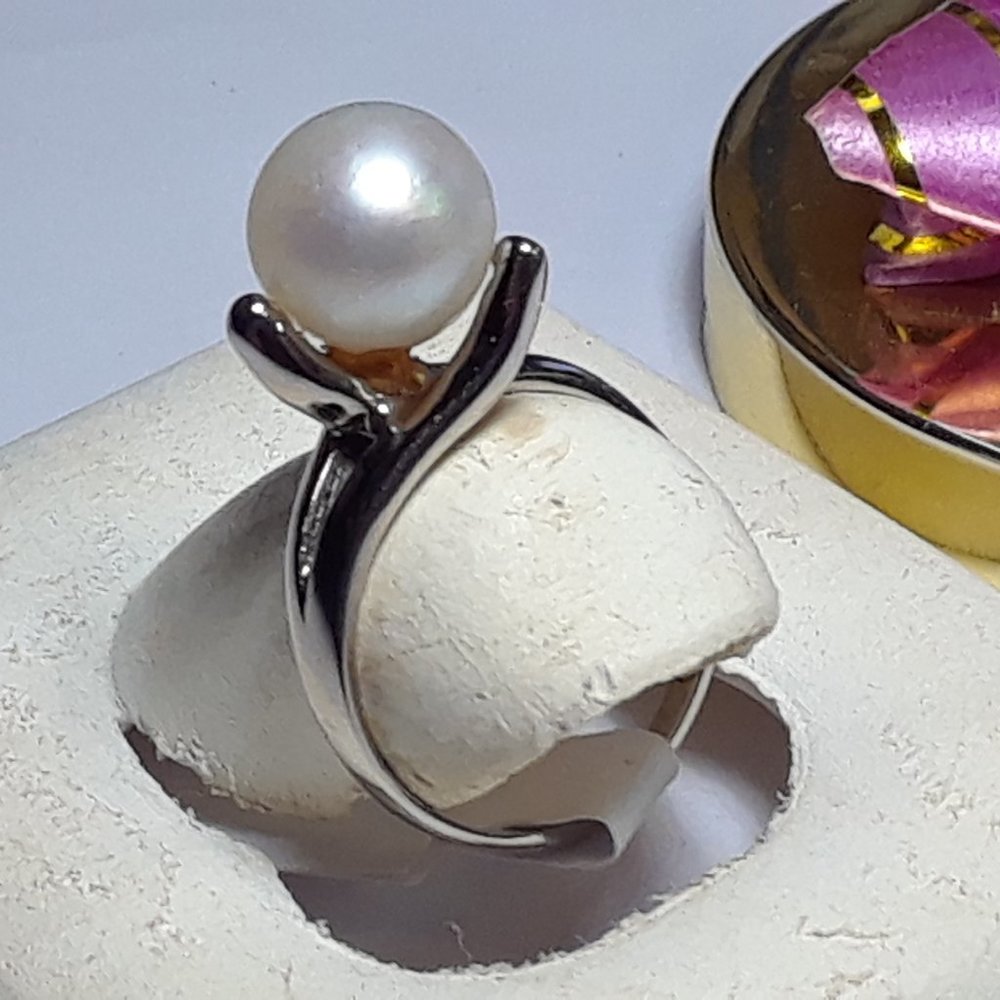 Estate 8.7mm Nice Natural Cultured Pearl simple twist 14Kt White Gold Ring#17209 - Picture 3 of 5
